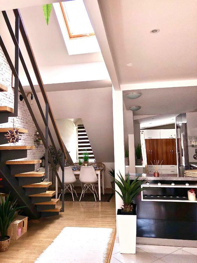 Duplex With Quite Terrace On Wenceslas Sq. Prague Luaran gambar