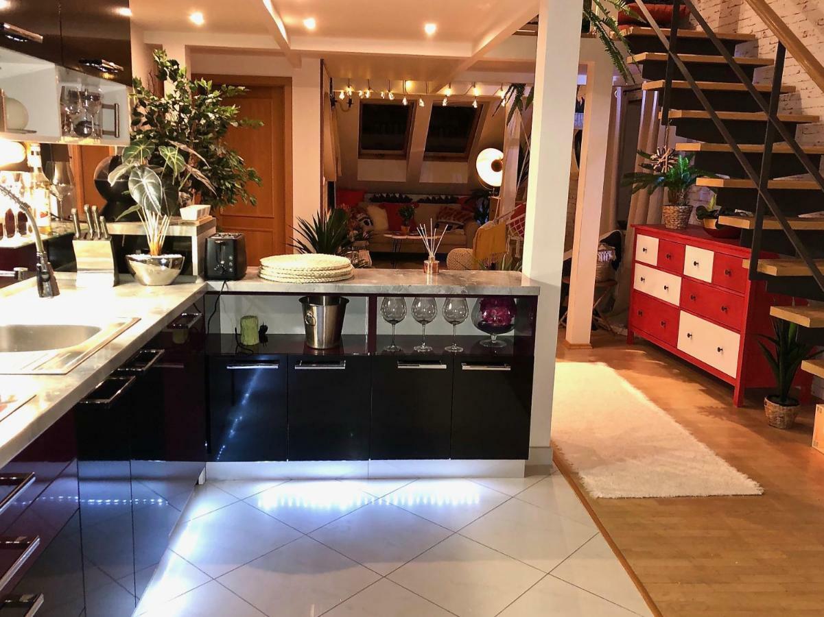 Duplex With Quite Terrace On Wenceslas Sq. Prague Luaran gambar