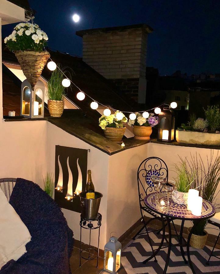 Duplex With Quite Terrace On Wenceslas Sq. Prague Luaran gambar