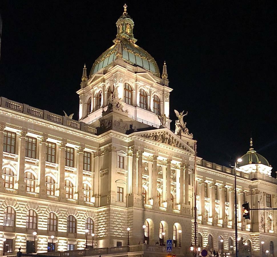 Duplex With Quite Terrace On Wenceslas Sq. Prague Luaran gambar