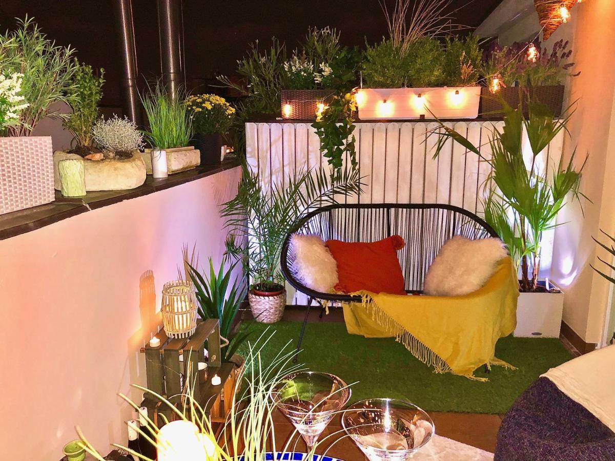 Duplex With Quite Terrace On Wenceslas Sq. Prague Luaran gambar