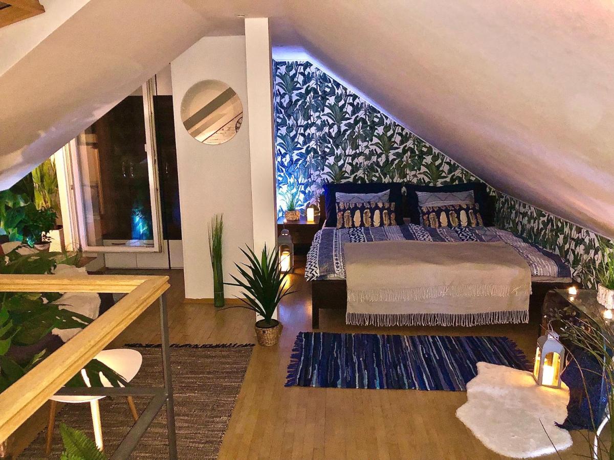 Duplex With Quite Terrace On Wenceslas Sq. Prague Luaran gambar