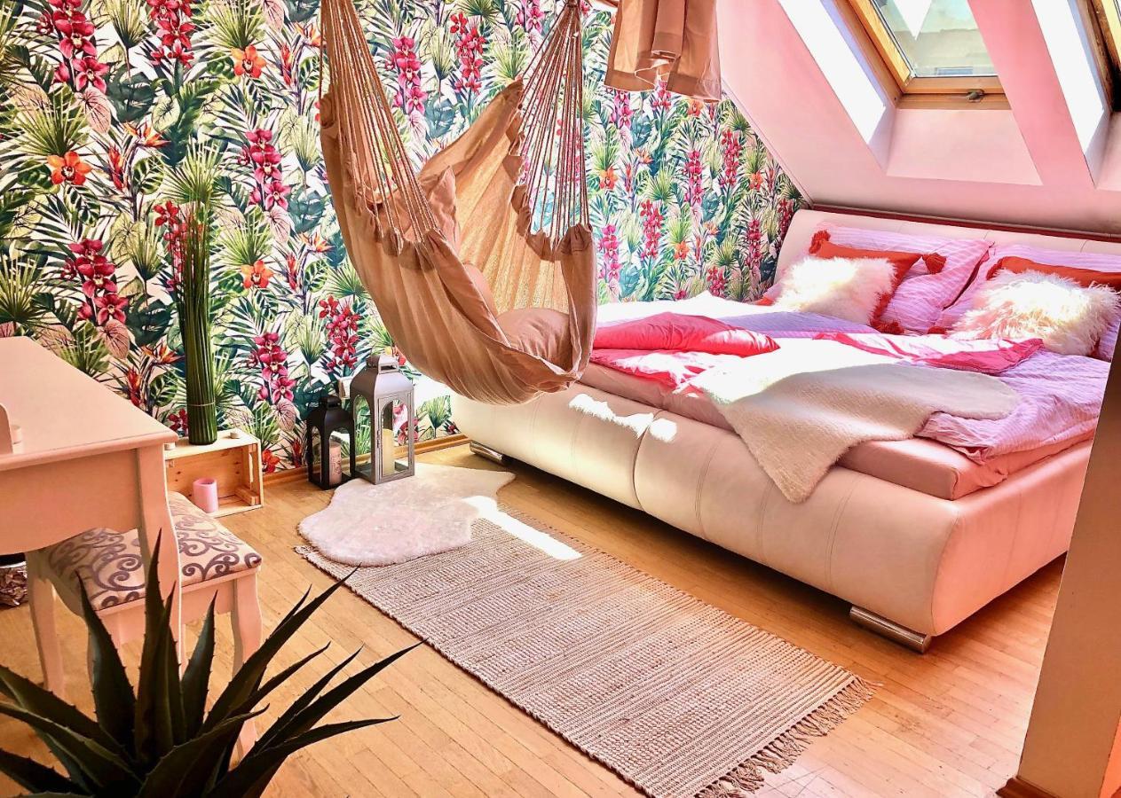 Duplex With Quite Terrace On Wenceslas Sq. Prague Luaran gambar