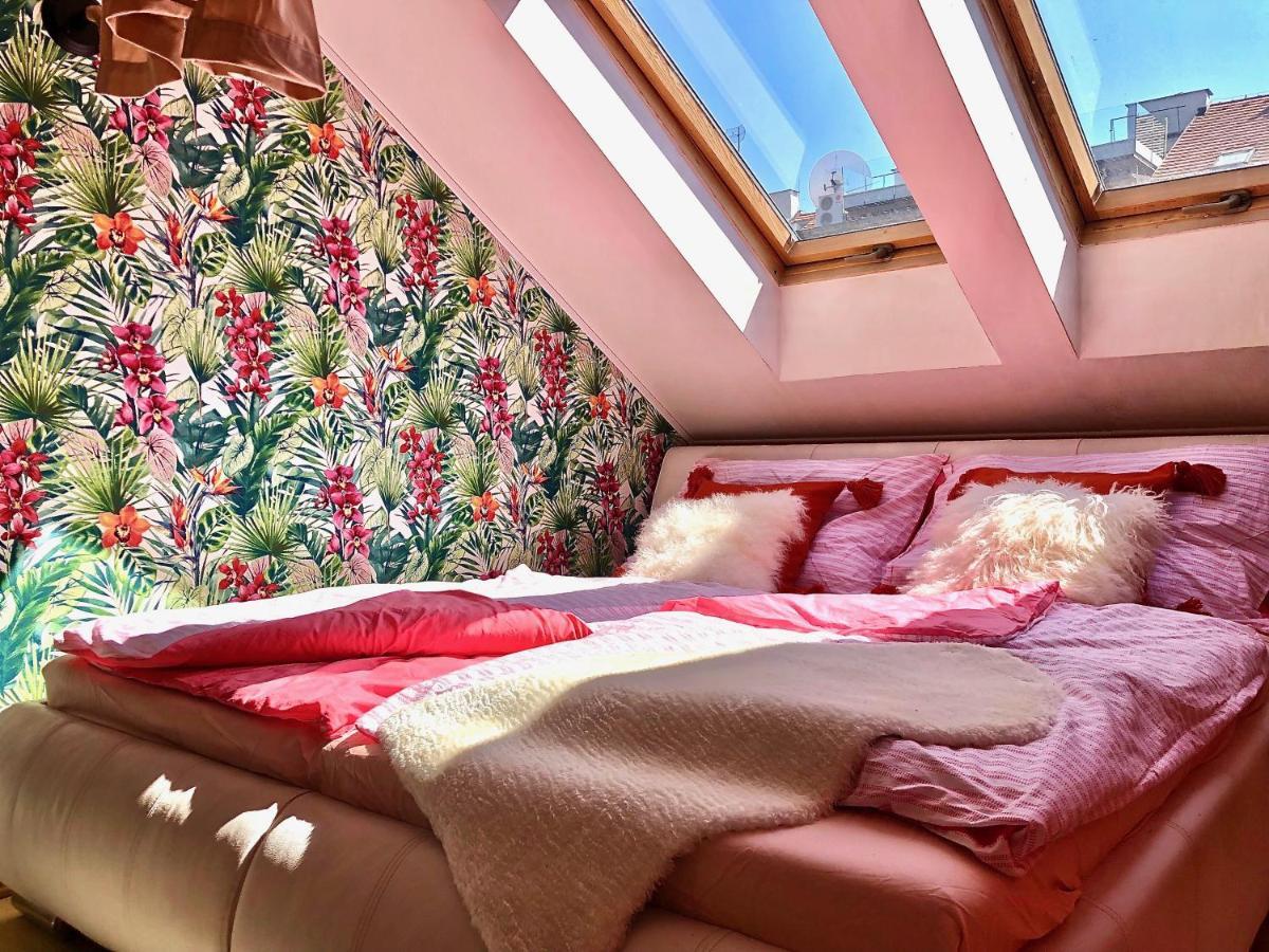 Duplex With Quite Terrace On Wenceslas Sq. Prague Luaran gambar